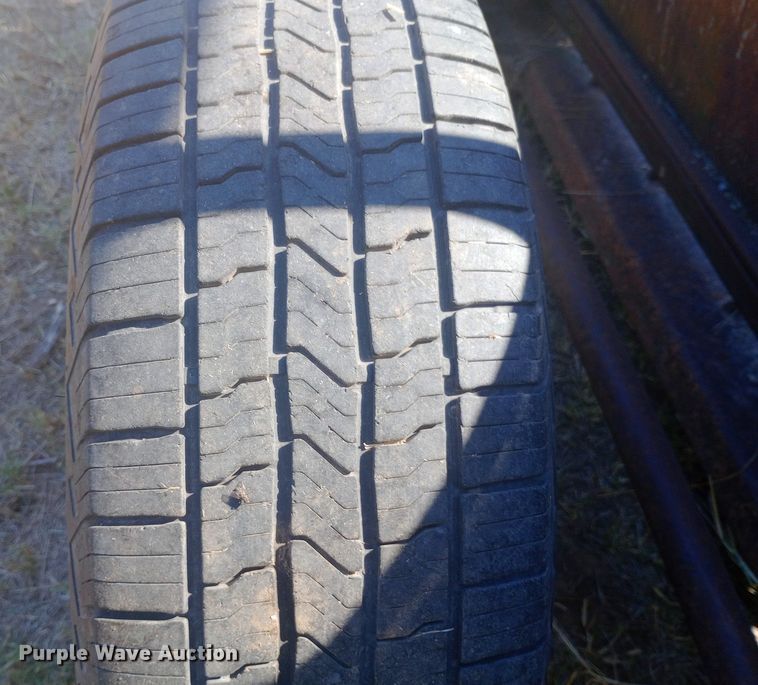 image for item DW0817 Priefert squeeze chute