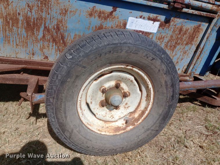 image for item DW0817 Priefert squeeze chute