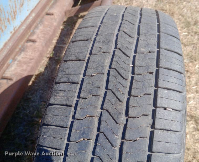 image for item DW0817 Priefert squeeze chute