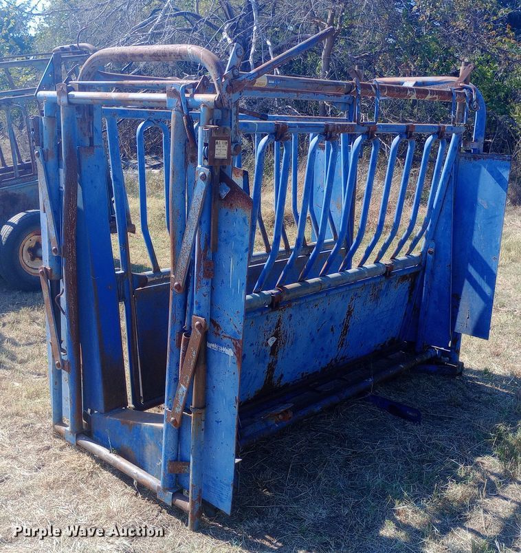 image for item DW0818 Priefert squeeze chute