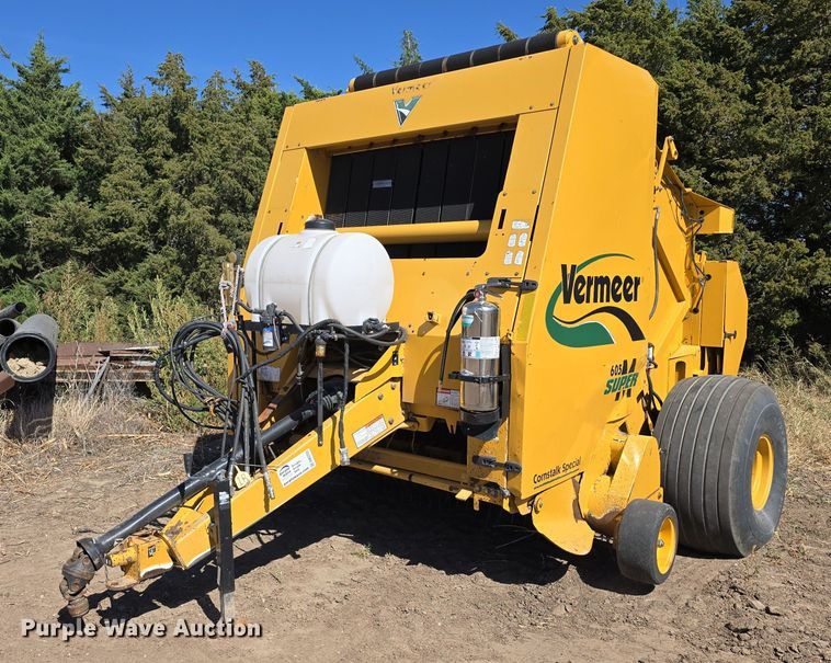 image for item DW3753 2014 Vermeer 605SM Cornstalk Special round baler
