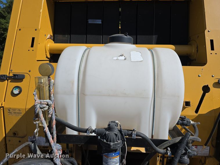 image for item DW3753 2014 Vermeer 605SM Cornstalk Special round baler