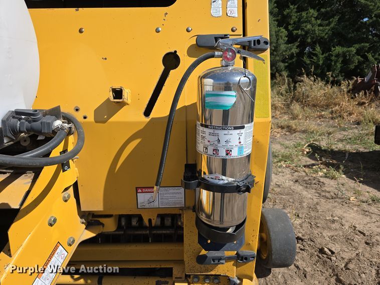 image for item DW3753 2014 Vermeer 605SM Cornstalk Special round baler