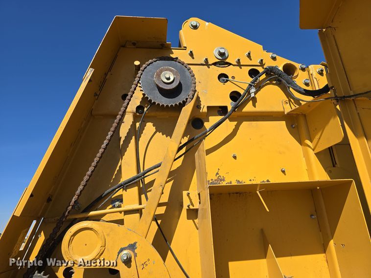 image for item DW3753 2014 Vermeer 605SM Cornstalk Special round baler