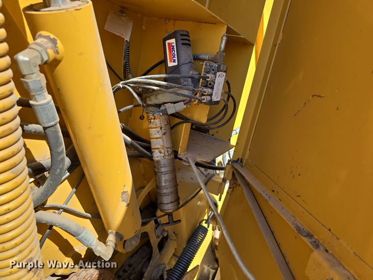 image for item DW3753 2014 Vermeer 605SM Cornstalk Special round baler