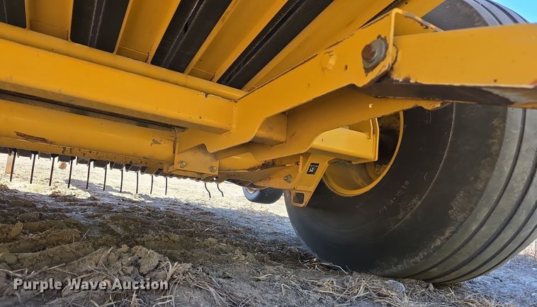 image for item DW3753 2014 Vermeer 605SM Cornstalk Special round baler