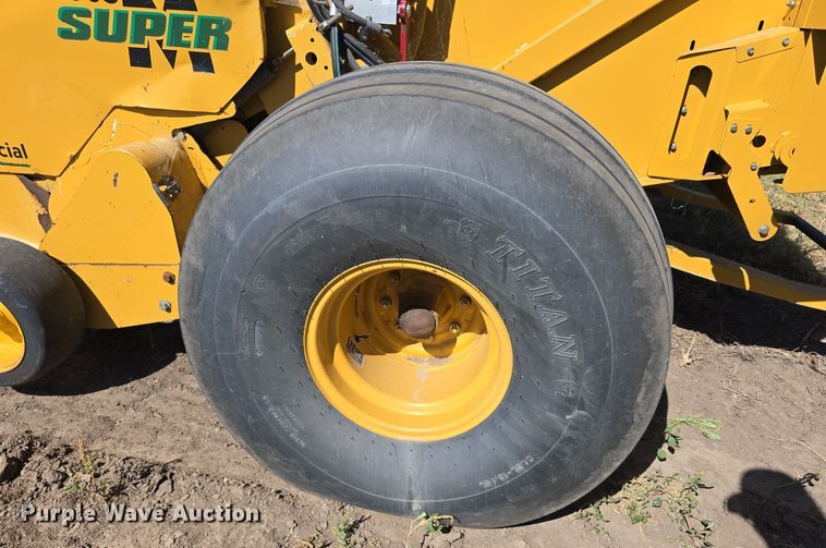 image for item DW3753 2014 Vermeer 605SM Cornstalk Special round baler