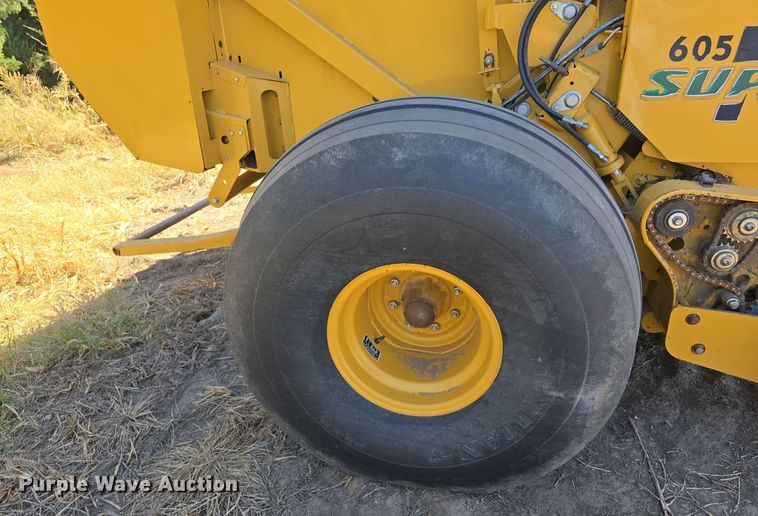 image for item DW3753 2014 Vermeer 605SM Cornstalk Special round baler