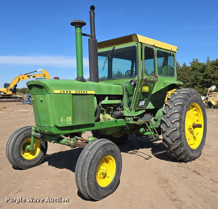 image for item DW3760 1971 John Deere 4320 tractor