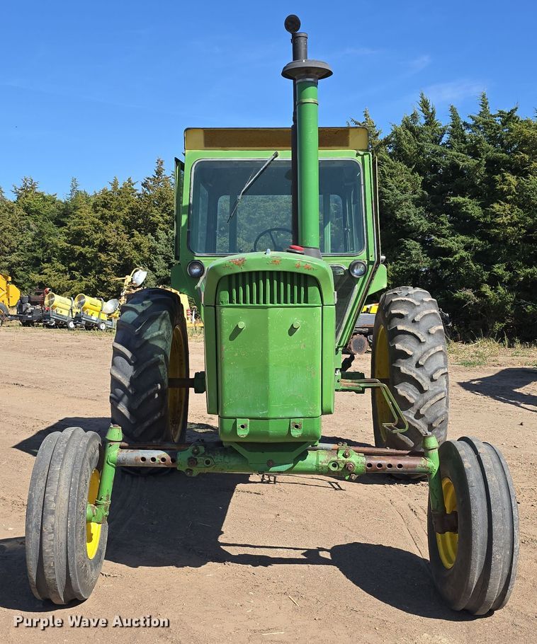 image for item DW3760 1971 John Deere 4320 tractor