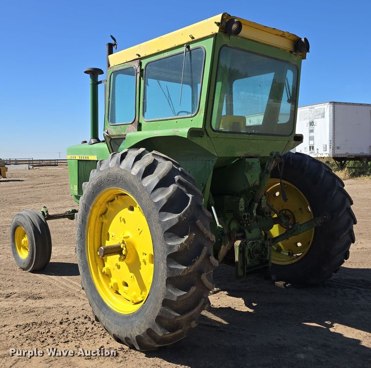 image for item DW3760 1971 John Deere 4320 tractor