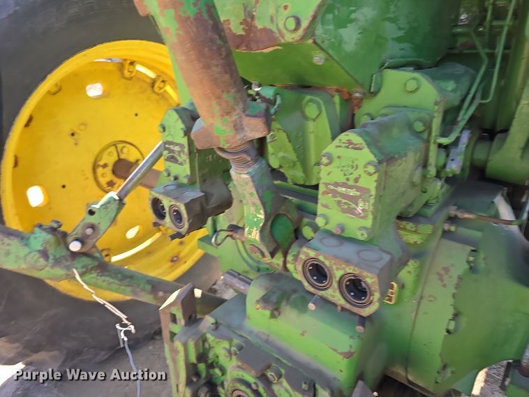image for item DW3760 1971 John Deere 4320 tractor