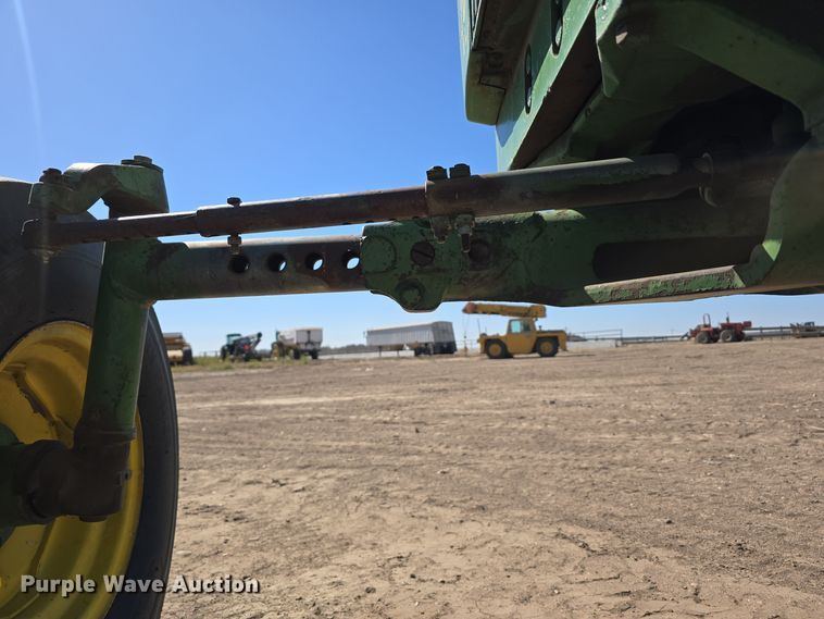 image for item DW3760 1971 John Deere 4320 tractor