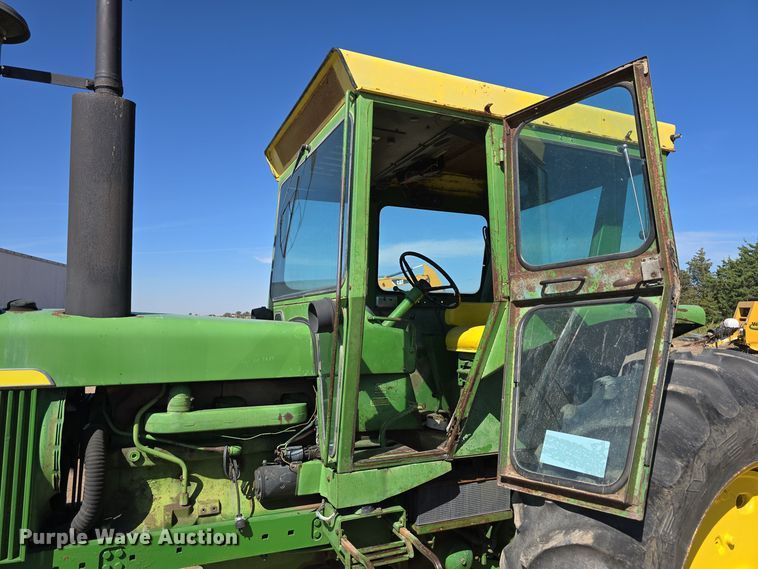 image for item DW3760 1971 John Deere 4320 tractor