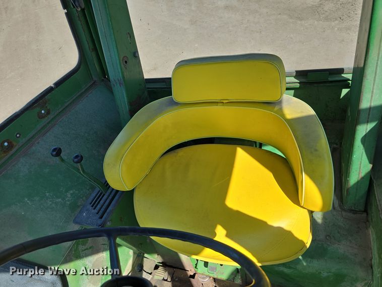 image for item DW3760 1971 John Deere 4320 tractor