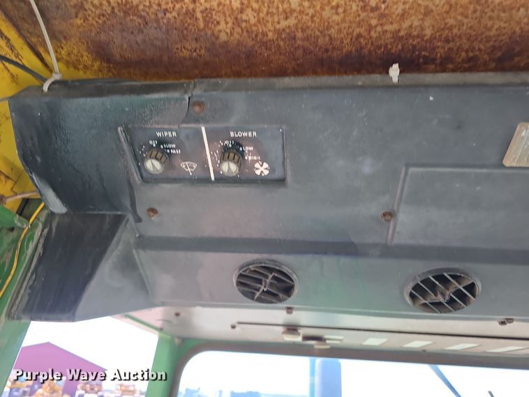 image for item DW3760 1971 John Deere 4320 tractor