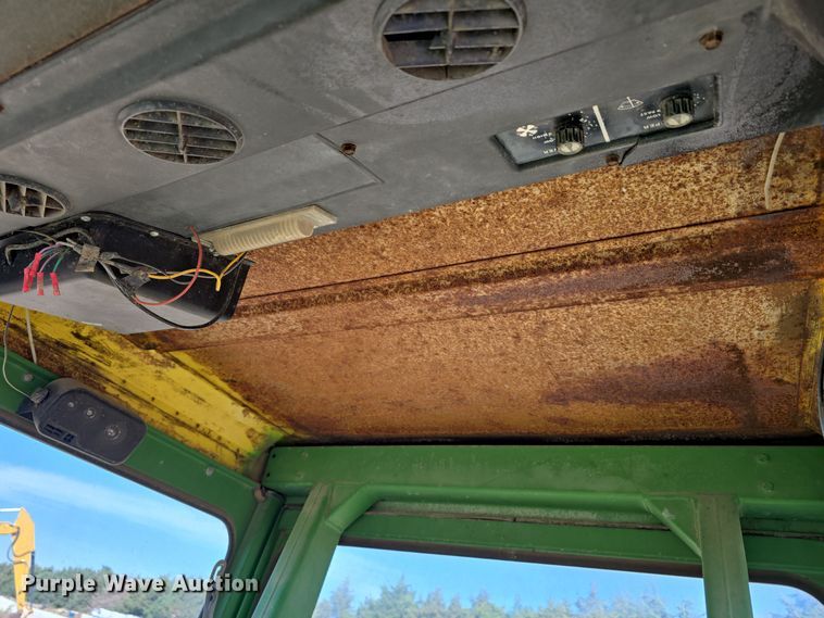 image for item DW3760 1971 John Deere 4320 tractor