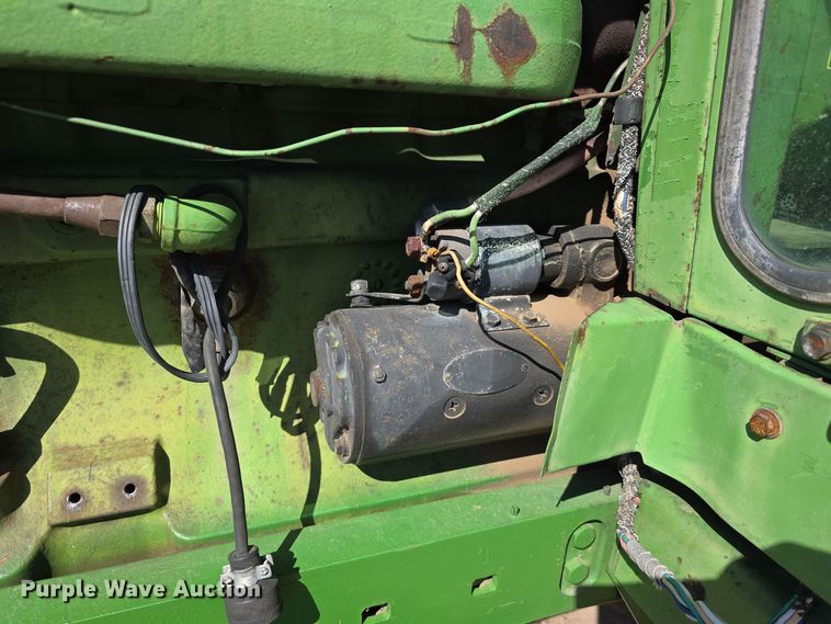 image for item DW3760 1971 John Deere 4320 tractor