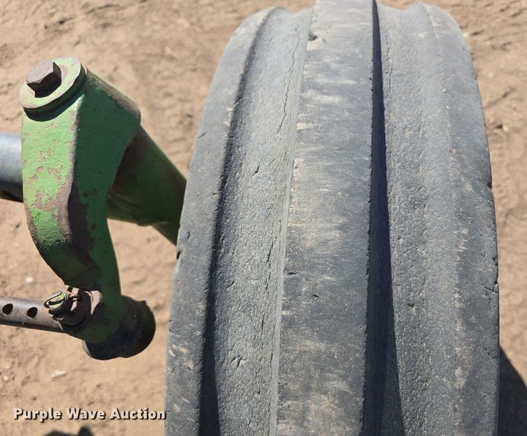 image for item DW3760 1971 John Deere 4320 tractor