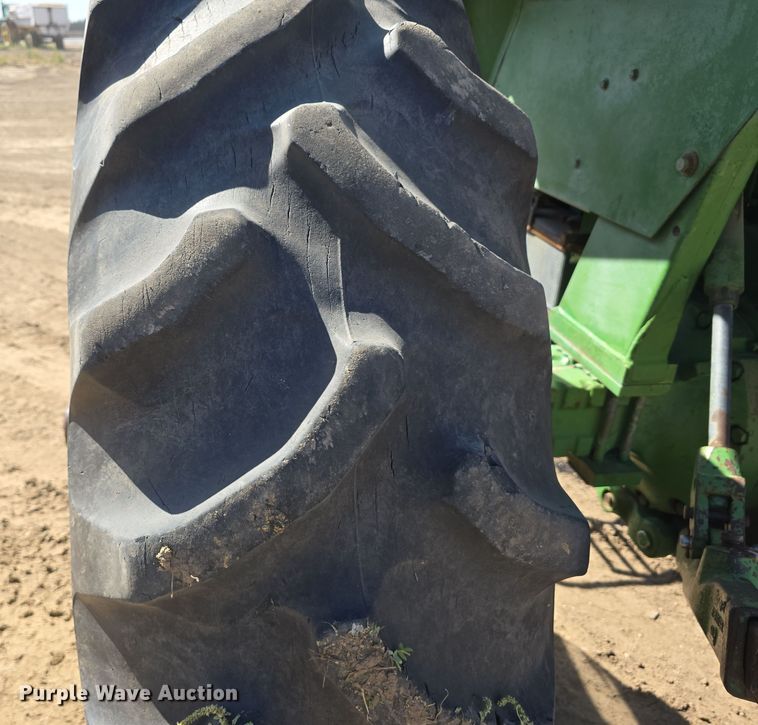 image for item DW3760 1971 John Deere 4320 tractor