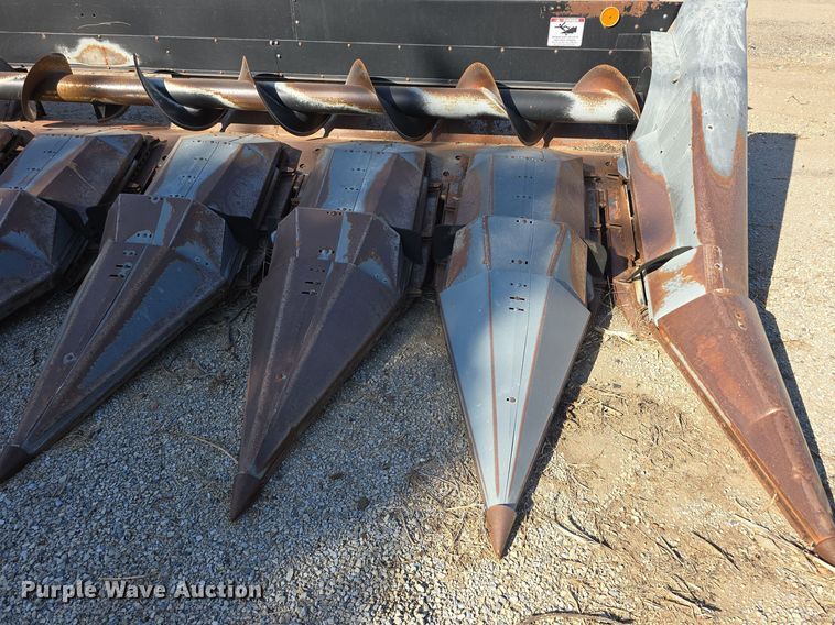 image for item DW3771 AGCO 830 corn head