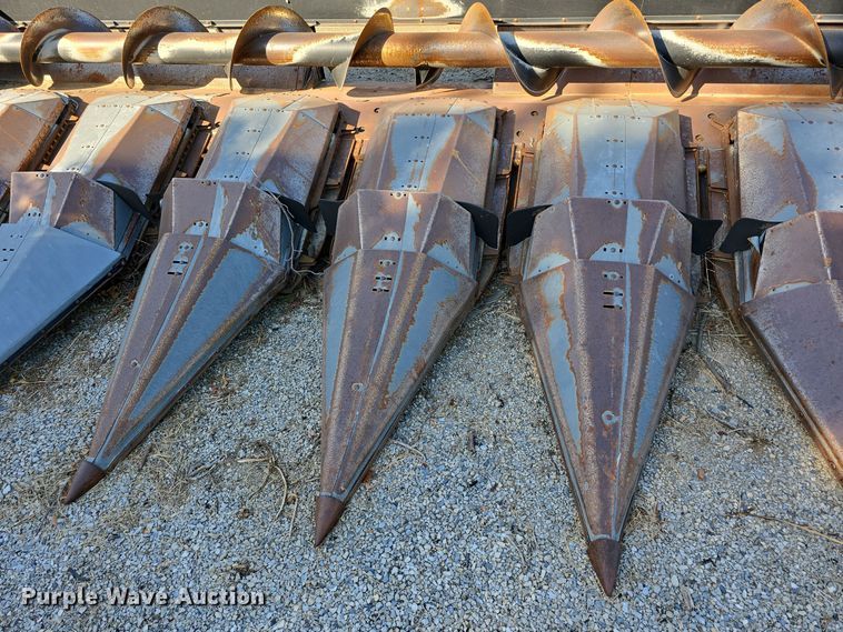 image for item DW3771 AGCO 830 corn head