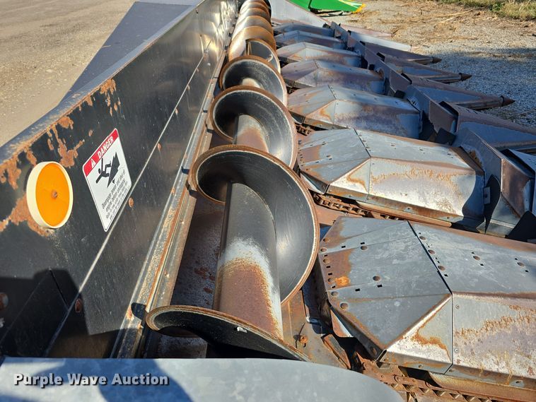 image for item DW3771 AGCO 830 corn head