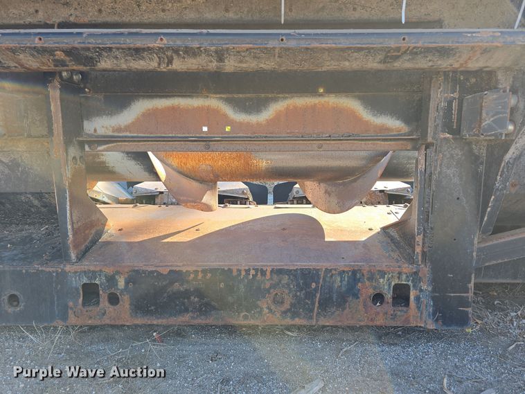 image for item DW3771 AGCO 830 corn head