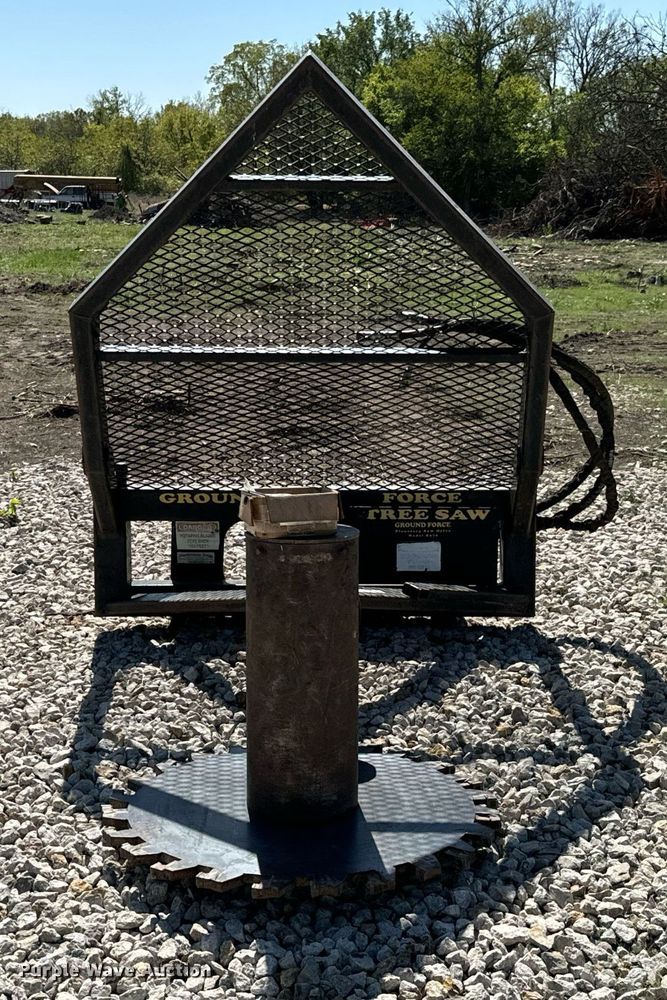 image for item DX1423 Harlemen R970 skid steer tree saw