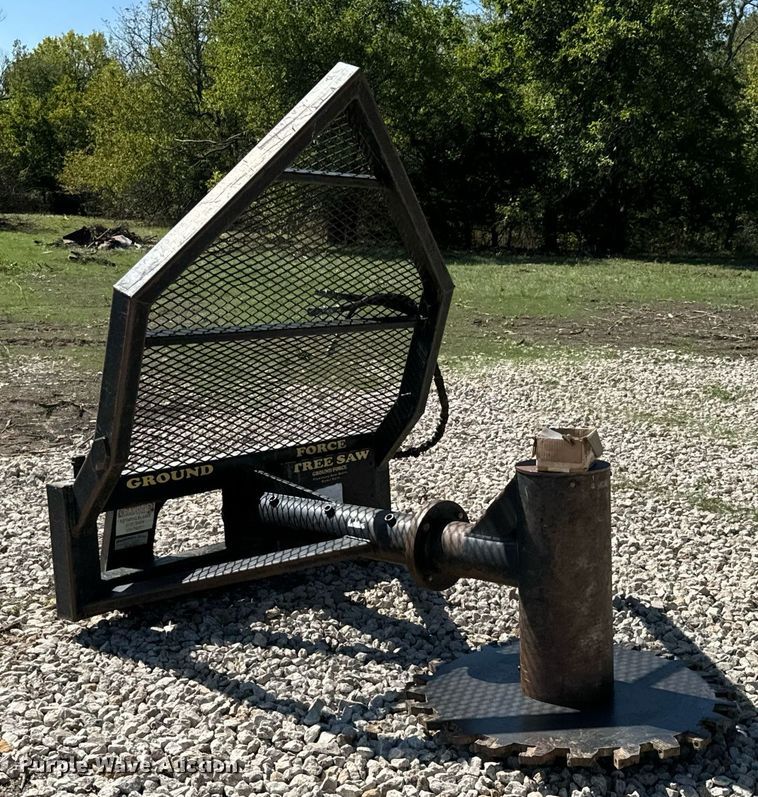 image for item DX1423 Harlemen R970 skid steer tree saw