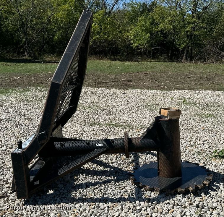 image for item DX1423 Harlemen R970 skid steer tree saw