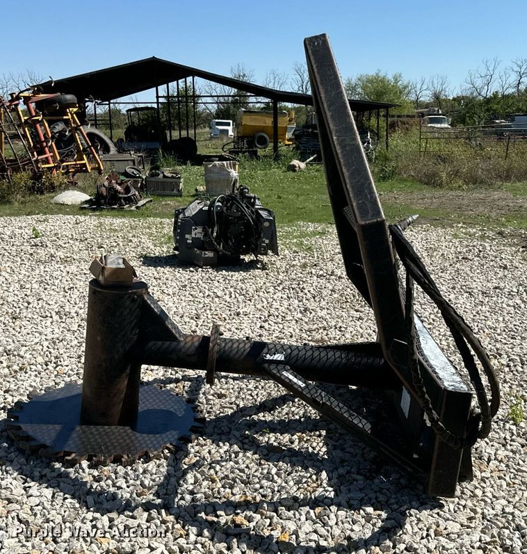 image for item DX1423 Harlemen R970 skid steer tree saw