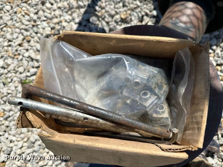 image for item DX1423 Harlemen R970 skid steer tree saw