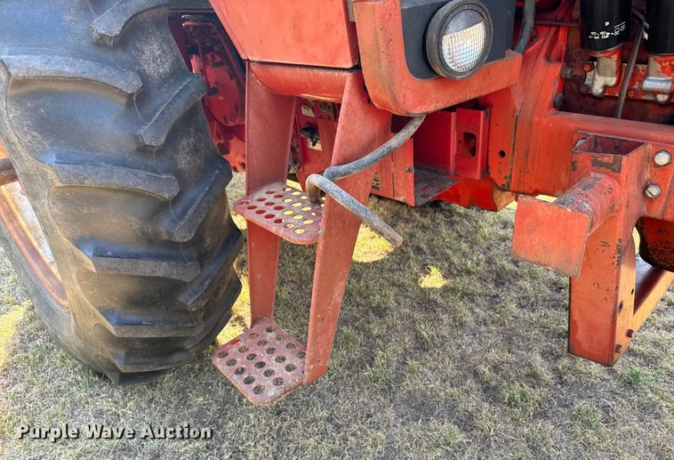 image for item DX3537 1981 International Harvester F986 tractor