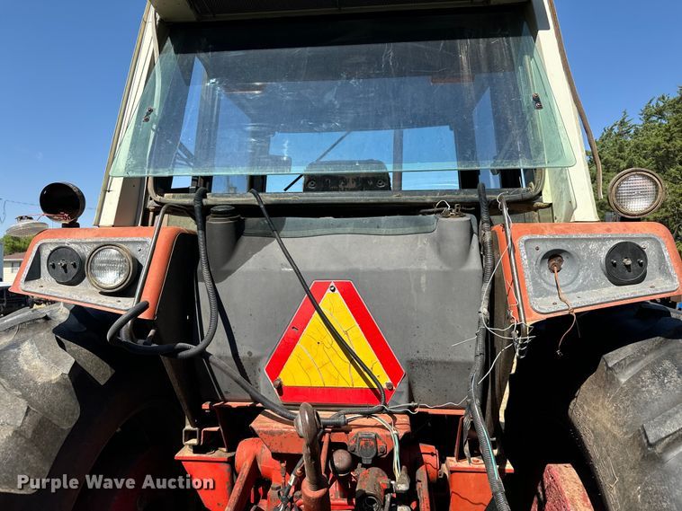 image for item DX3537 1981 International Harvester F986 tractor