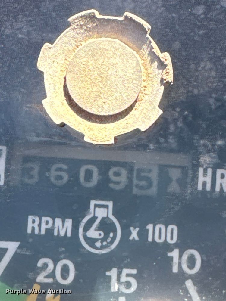 image for item DX3537 1981 International Harvester F986 tractor