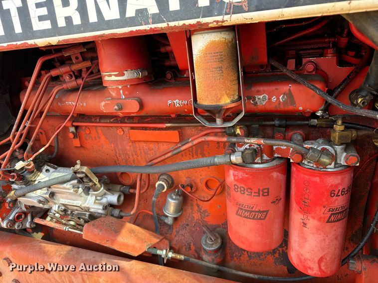 image for item DX3537 1981 International Harvester F986 tractor