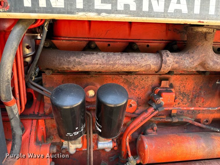 image for item DX3537 1981 International Harvester F986 tractor