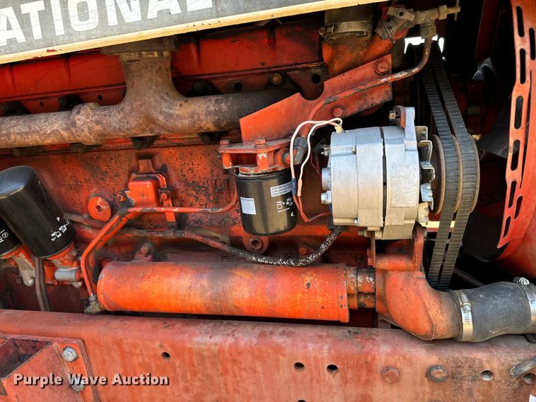 image for item DX3537 1981 International Harvester F986 tractor