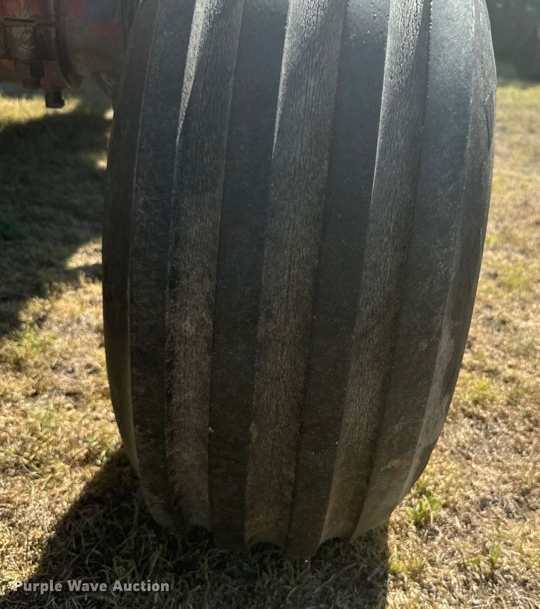 image for item DX3537 1981 International Harvester F986 tractor