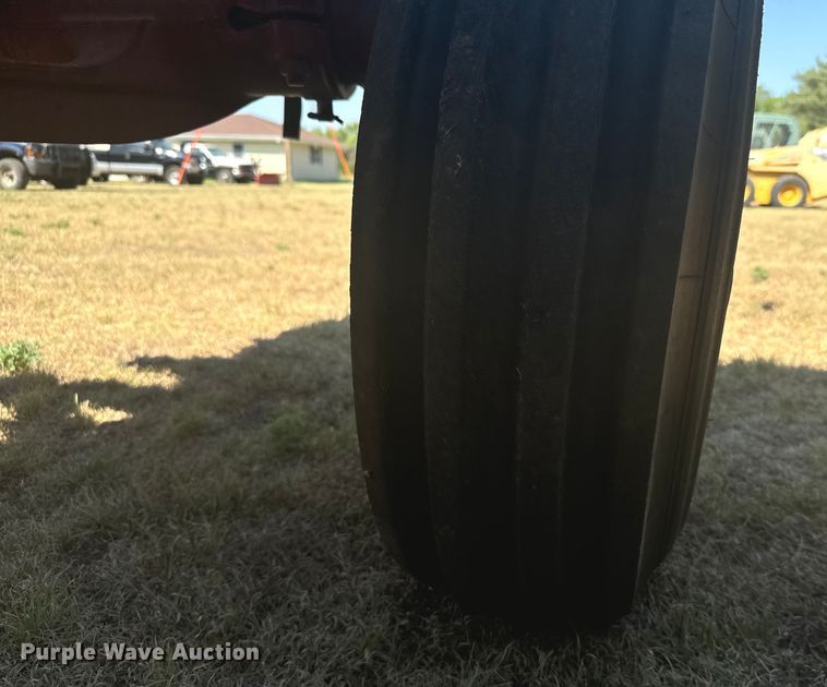 image for item DX3537 1981 International Harvester F986 tractor