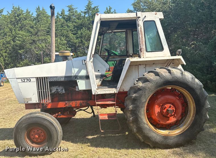 image for item DX3538 Case 1270 tractor
