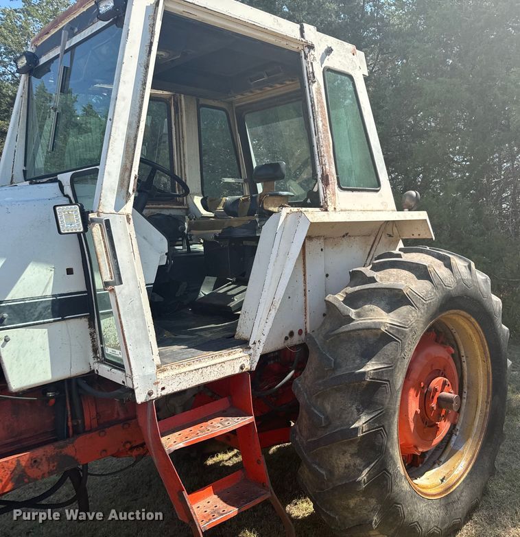 image for item DX3538 Case 1270 tractor