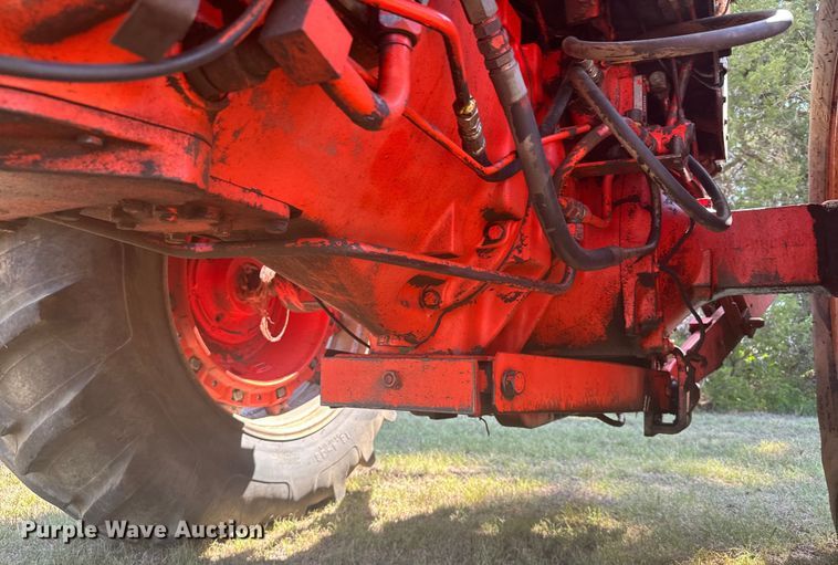 image for item DX3538 Case 1270 tractor