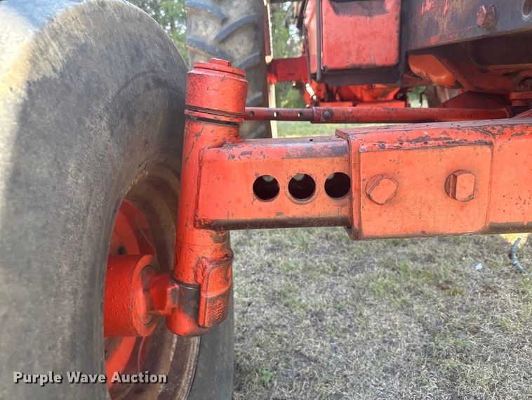 image for item DX3538 Case 1270 tractor