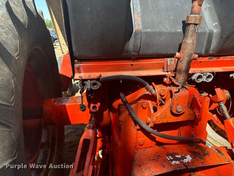 image for item DX3538 Case 1270 tractor