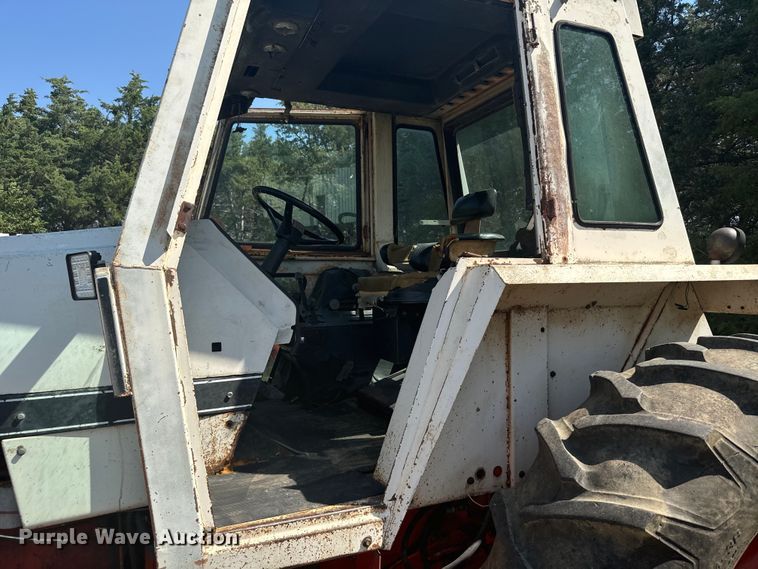 image for item DX3538 Case 1270 tractor