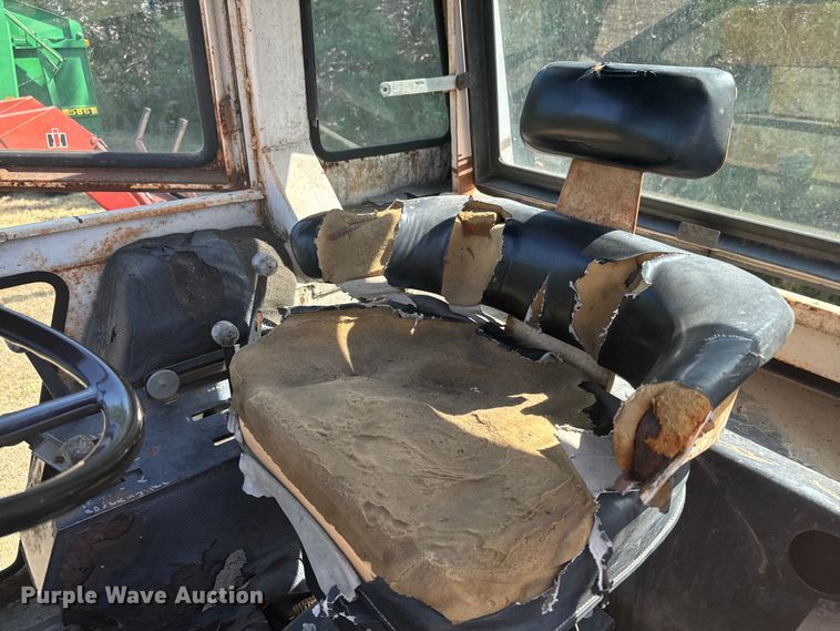 image for item DX3538 Case 1270 tractor