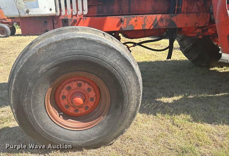 image for item DX3538 Case 1270 tractor