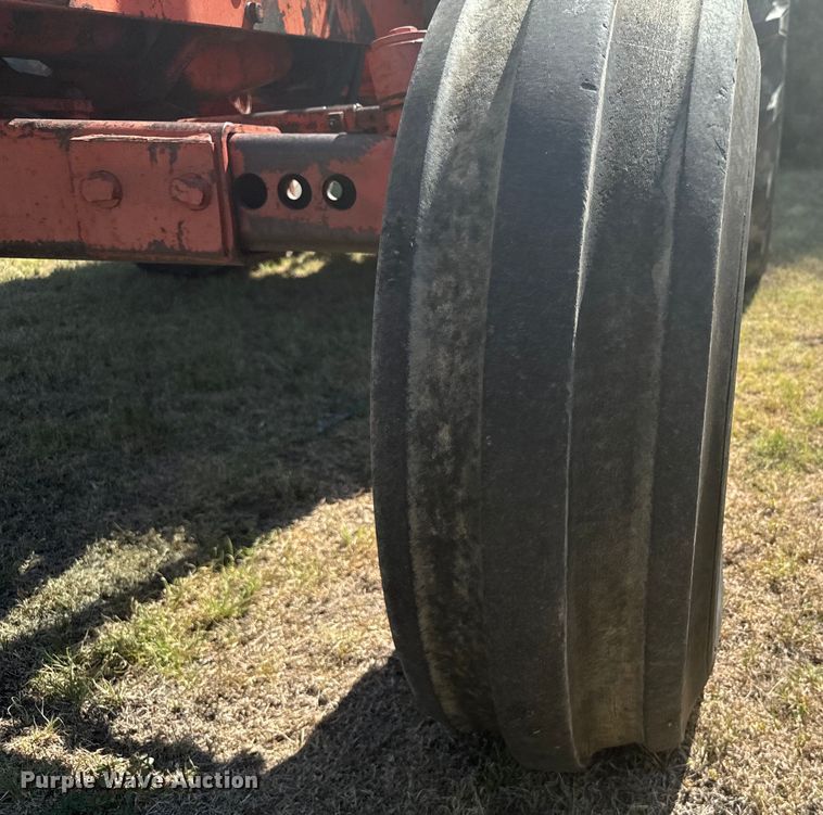 image for item DX3538 Case 1270 tractor